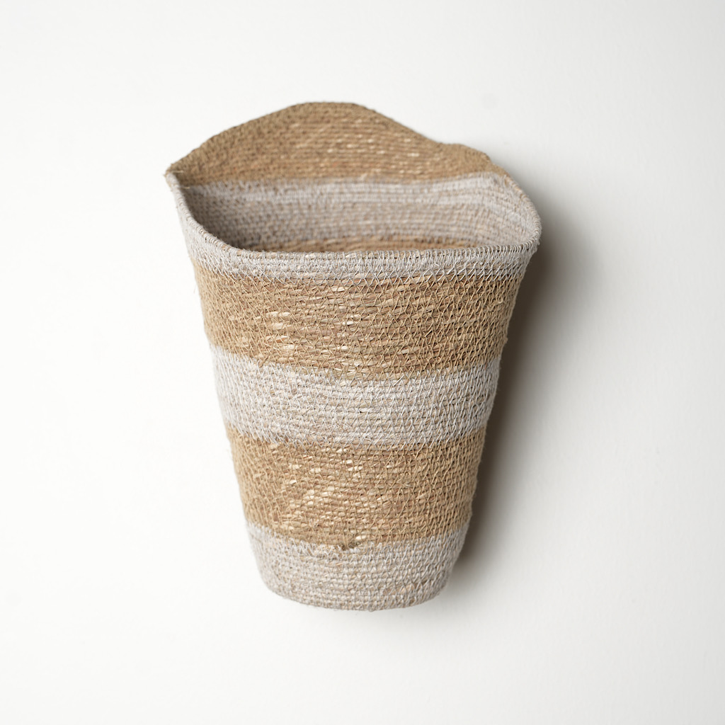 WALL MOUNTED LIGHT - WHITE STRIPES (23X22X32)