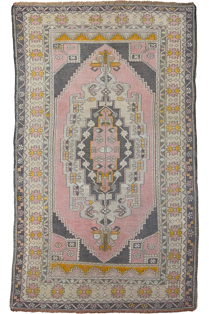 DOUBLE SIDED VINTAGE ANATOLIAN RUG (MAD-VIN-351)